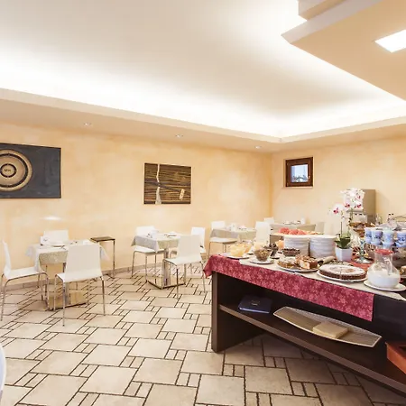 מלון Ahg Donna Silvia Wellness 4*