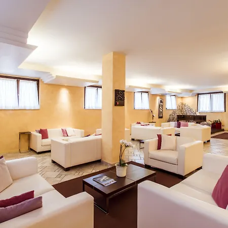 Ahg Donna Silvia Wellness 4* מנרבה דל גארדה