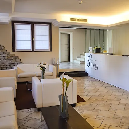 מלון Ahg Donna Silvia Wellness 4*