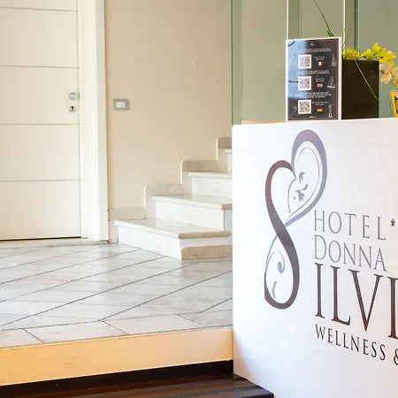 Ahg Donna Silvia Wellness 4* מנרבה דל גארדה